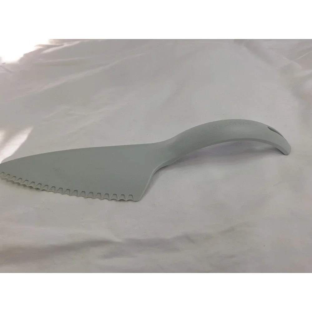 Tupperware Plastic Cake Pastry Server Serrated Slicer Gray 11.75 Inch 5189A-4